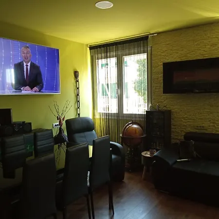 Luxury Sirena Centre Netflix ספליט