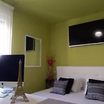 Luxury Sirena Centre Netflix Apartman