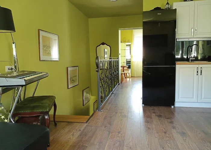 Luxury Sirena Centre Netflix Split