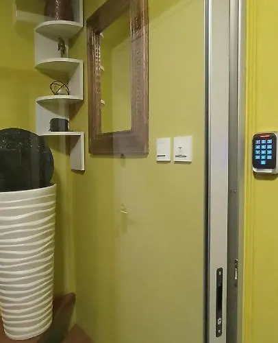 Luxury Sirena Centre Netflix Split