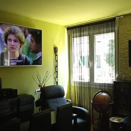 Luxury Sirena Centre Netflix Apartamento